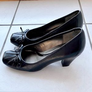 NATURALIZER N5 Comfort Leather Pumps